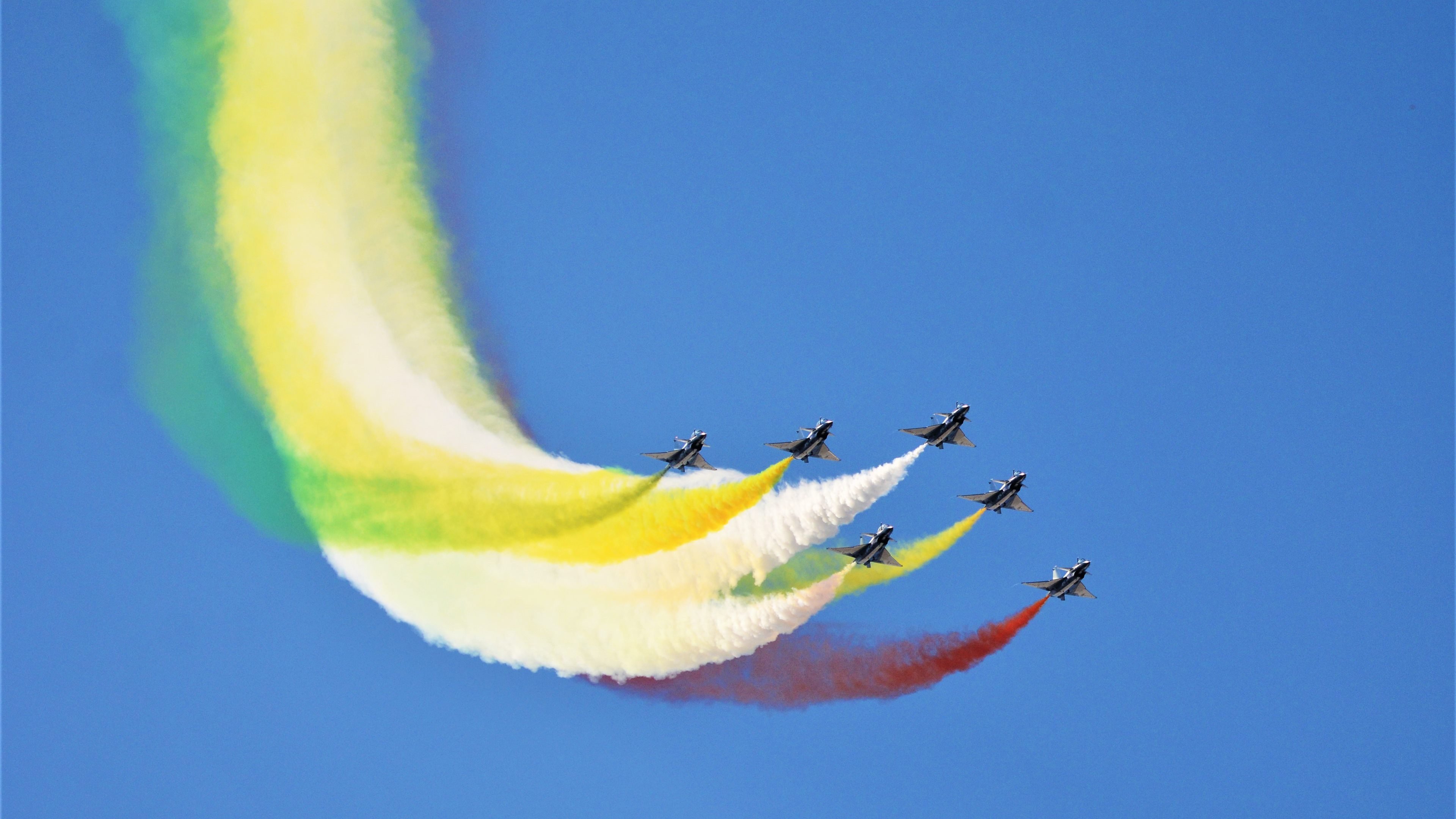 东契奇父亲身份首次公开露面,引爆社交媒体,东契奇 父母