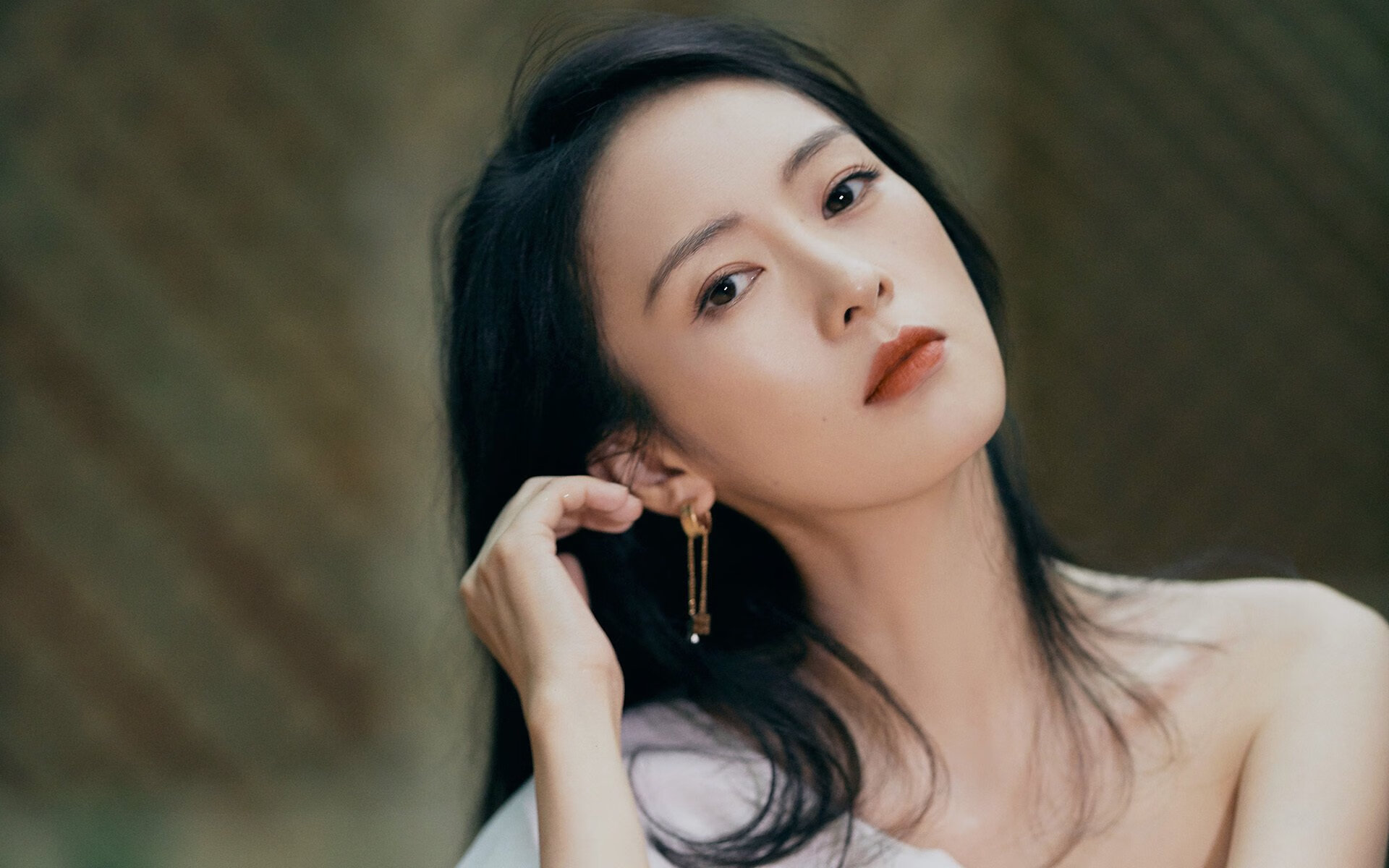 冬季飘雪徒步穿越，体验雪原的纯净与静谧，雪乡徒步穿越